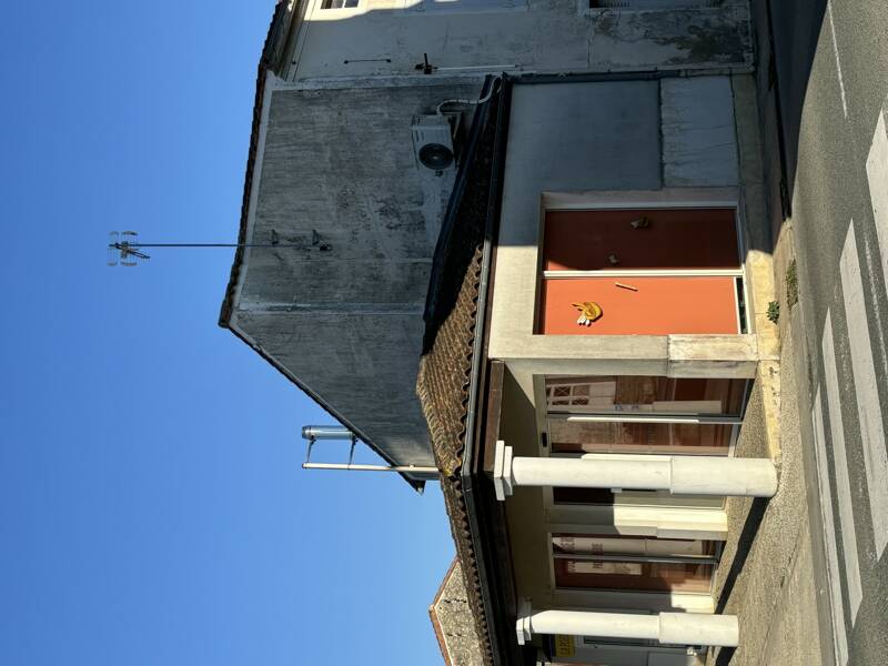 Charente-Maritime boulangerie toute équipée avec appartement et garage