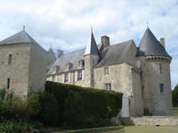 photo Pierres en Lumières au Château de Colombières avec les Compagnons de Formigny