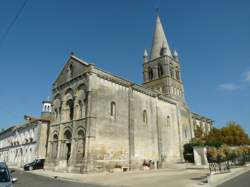 photo Journées Européennes du Patrimoine : Visite commentée de l'église Saint-Cybard et du vieux cimetière de Roullet