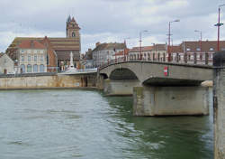 photo Croisière déjeuner Saint-Jean-de-Losne - Verdun-sur-le-Doubs