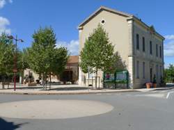 photo Marché Hebdomadaire St Paul les Romans