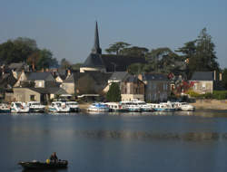 photo Antigone de Sophocle par le Théatre Régional des Pays de la Loire dans sa tournée des villages // Grez-Neuville