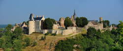 photo LE DONJON HANTÉ DE CLAIRBOIS