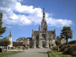 photo Festival Itinéraires - Spectacle son et lumières en breton - La chapelle abandonnée