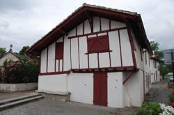 photo Agent / Agente d'entretien-propreté de bureaux