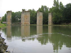photo Atelier Préhisto - Sculpture sur pierre - Lussac les Châteaux