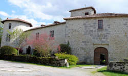 brocante professionnelle de Mortemart entre chateau et carmes