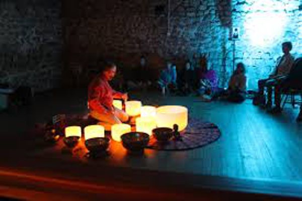 concert méditatif avec les bols tibétain