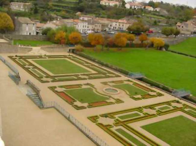 Brocante à l’Abbaye Royale de Celles-sur-Belle