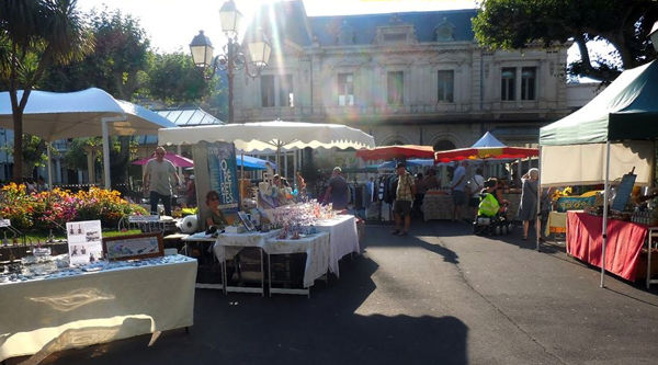 Marché artisanal et producteurs