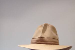 photo Le poète Eric ENDERLIN présente : Je vous sers un vers ou le vers est ma couleur préférée