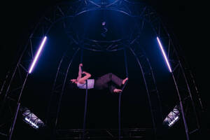 photo Amélia (Théâtre-acrobatie aérienne-danse)