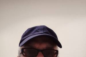 Le poète Eric ENDERLIN présente : Je vous sers un vers ou le vers est ma couleur préférée