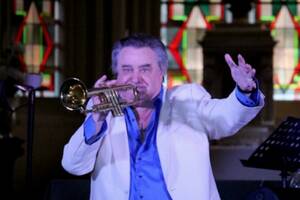 Jean-Claude BORELLY et sa trompette d'Or