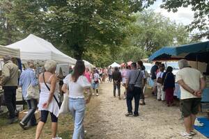 Belle brocante professionnelle du jardin des moines