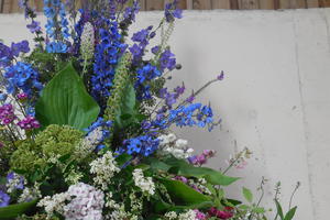 photo Créativité et art floral : les vases bleus, travail sur la couleur
