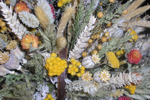 photo Créativité et art floral : Mélanger les fleurs fraiches et sèches