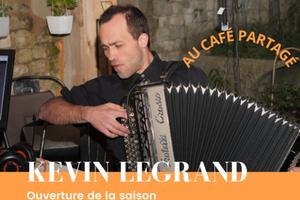 photo Kévin Legrand à l'accordéon