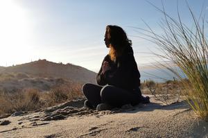 Marche méditative & Yin yoga sur la plage sauvage