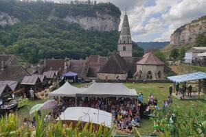 Marché festif de producteur à Baume les Messieurs