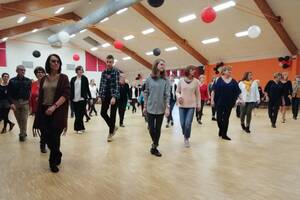 photo Séance d'initiation gratuite à la « Line Dance »