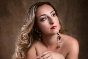 « Femmes, nous vous aimons » par Aurélie Jarjaye – soprano & Catherine Sternis – piano