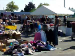 photo Vide grenier à Cubzac les Ponts