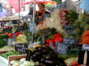 Marché des artisans et des producteurs à Albussac