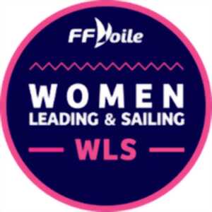 photo RÉGATE WOMEN LEADING & SAILING