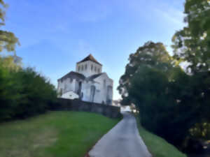 photo Journées Européennes du Patrimoine : Visites guidées de l'église romane et du cimetière des moines Le Chalard