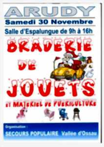 Braderie de jouets et matériel de puériculture