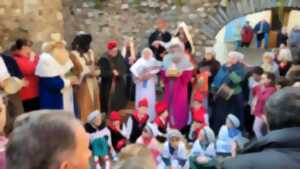 photo ARRIVÉE DES ROIS MAGES À CHEVAL ET CRÈCHE VIVANTE