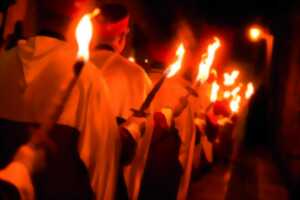 Défilé aux flambeaux de la Jurade à Saint-Emilion