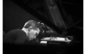 Guillaume Poncelet (piano solo)