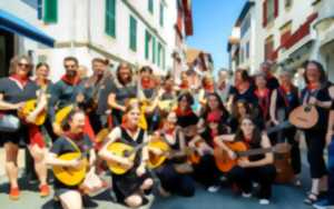 Concert guitares et mandolines au kiosque avec l'Estudiantina