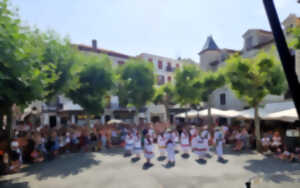 photo Spectacle de danses basques avec Begiraleak