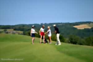 Compétition de golf à Essendiéras