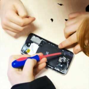 photo Atelier « Dissection de smartphone »