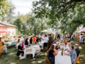 Marché gourmand au Château Roquefort