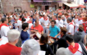 Fêtes de village : repas champêtre, mutxikoak (sauts basques), concerts