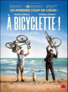 photo Cinéma Gourette : A bicyclette !