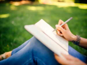 photo Atelier d'écriture dans la forêt.