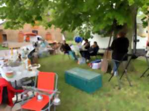 photo VIDE GRENIER ET TROCS AUX PLANTES