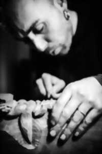 photo EXPOSITION - LE CHÂTAIGNIER AIME LE FER, IL SE FUME À LA HACHE DE VICTOR GIANNOTTA ET JOSEH CAMBAU