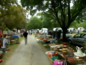 photo Brocante au bord de l'eau