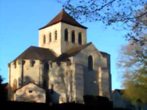 photo Présentation de l'église romane et du cimetière des moines