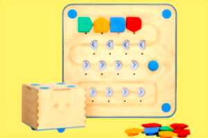 photo Atelier | Les histoires avec Cubetto le robot
