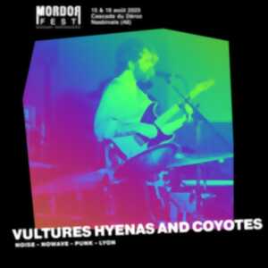 photo VULTURES HYENAS AND COYOTES EN CONCERT